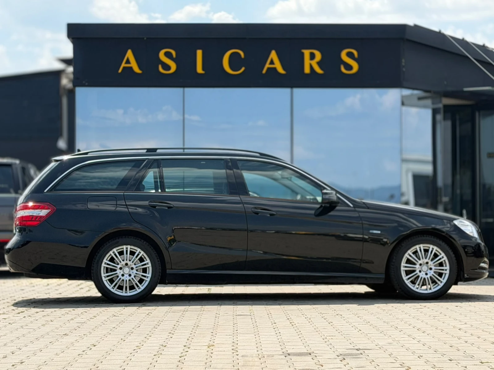 Mercedes-Benz E 350 / 265HP / 4MATIC / CARPLAY /, снимка 6 - Автомобили и джипове - 55802899