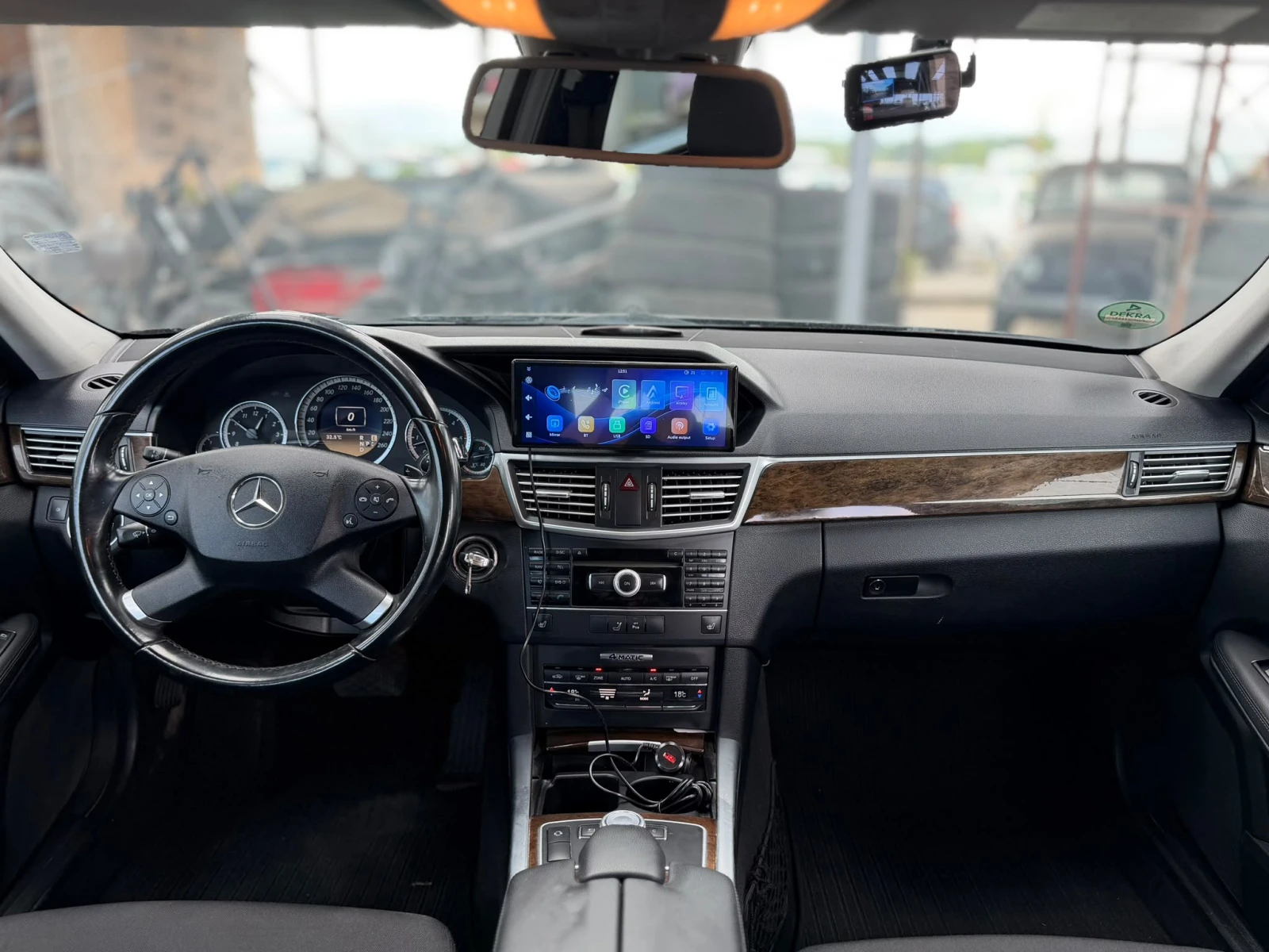 Mercedes-Benz E 350 / 265HP / 4MATIC / CARPLAY /, снимка 13 - Автомобили и джипове - 55802899