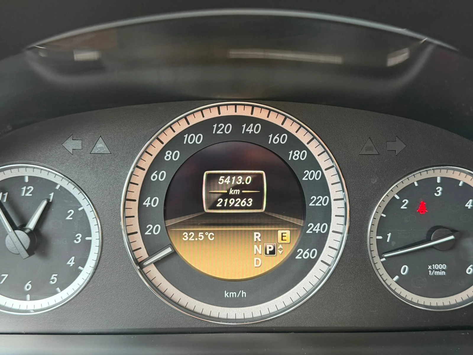 Mercedes-Benz E 350 / 265HP / 4MATIC / CARPLAY /, снимка 15 - Автомобили и джипове - 55802899