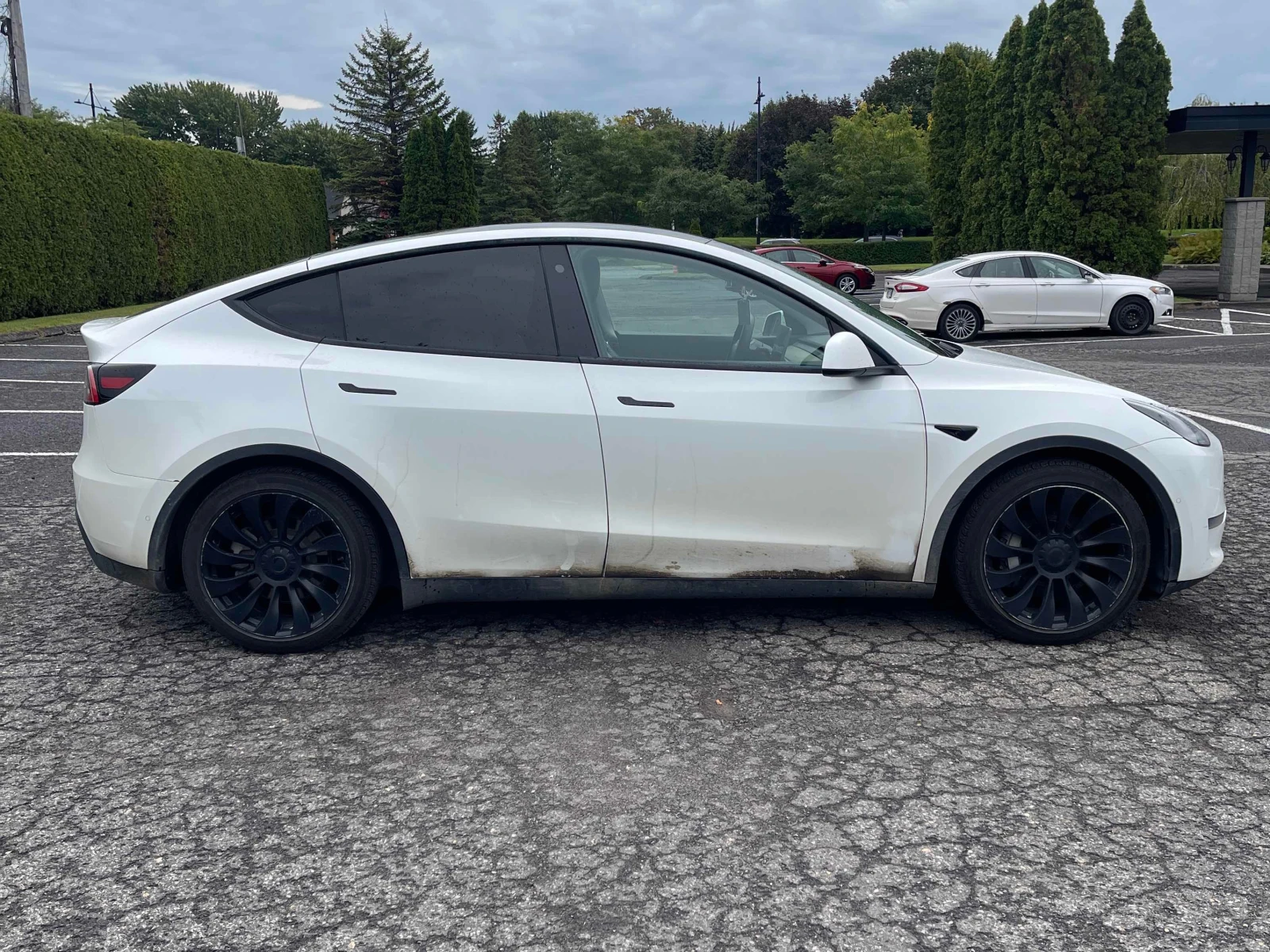 Tesla Model Y * Long Range * CARFAX * БЕЗ ПЪРВОНАЧАЛНА ВНОСКА, снимка 3 - Автомобили и джипове - 56056713
