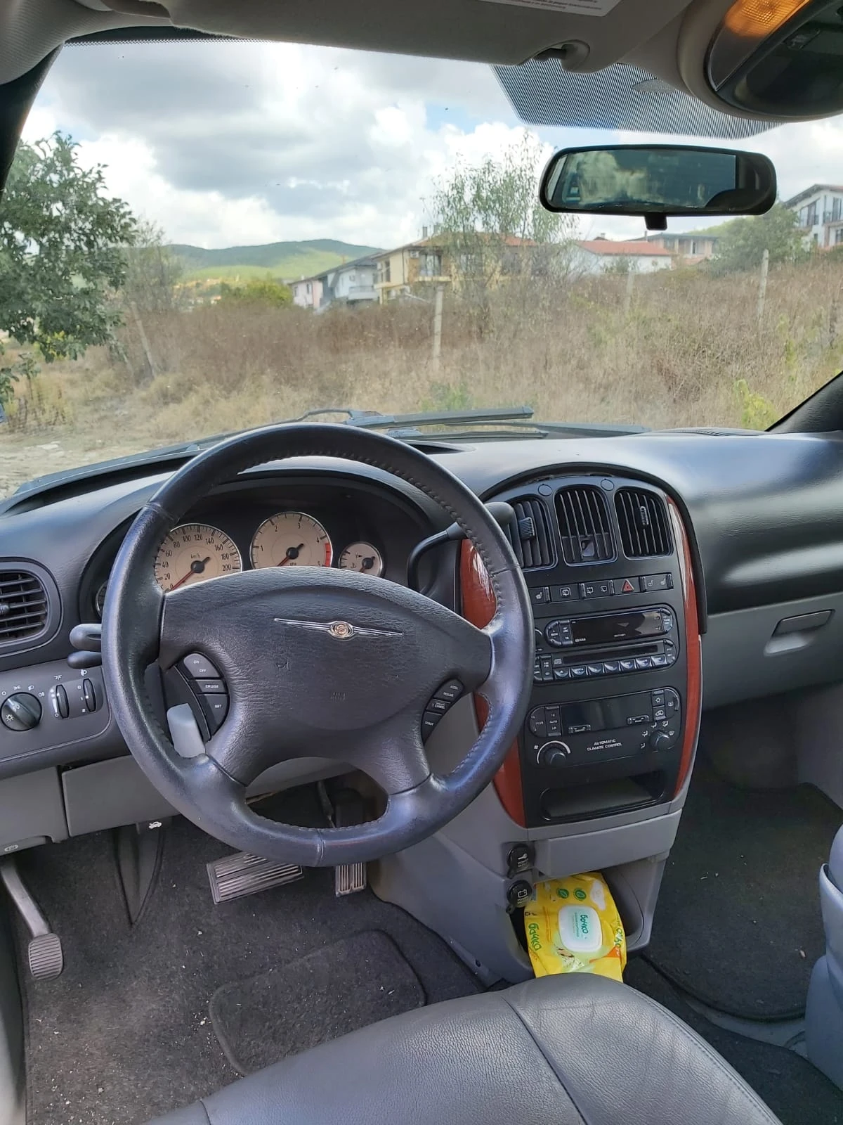 Chrysler Voyager 2.8 CRD, снимка 9 - Автомобили и джипове - 56316771