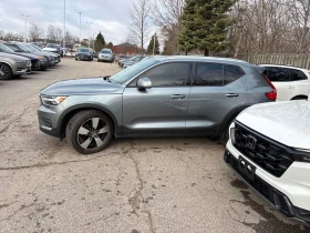 Volvo XC40 T5 AWD Momentum  CARFAX, снимка 2