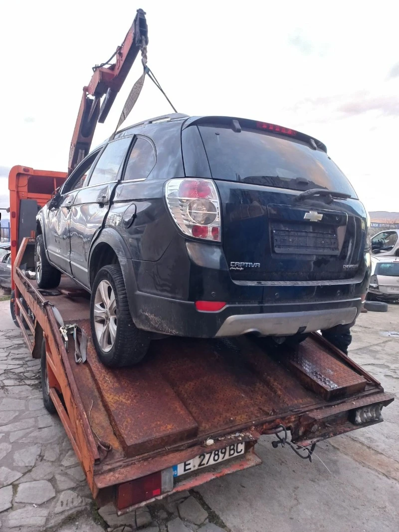 Chevrolet Captiva 2.0, снимка 3 - Автомобили и джипове - 44030803