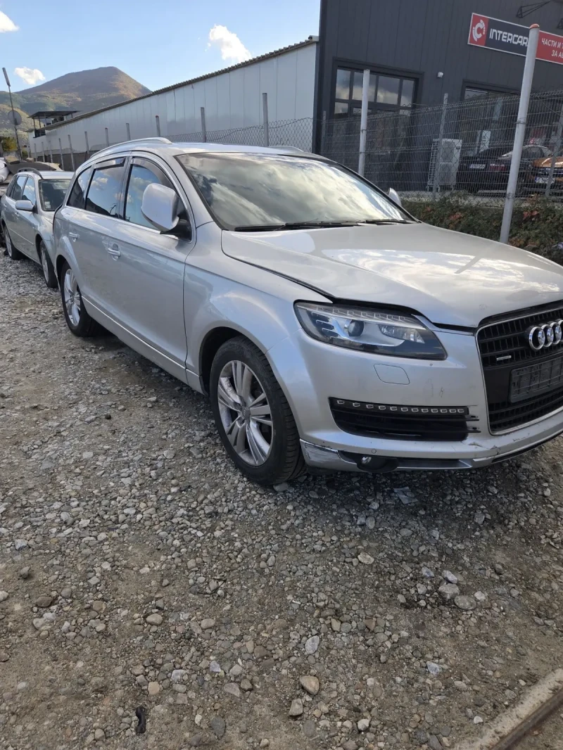 Audi Q7, снимка 2 - Автомобили и джипове - 52452199