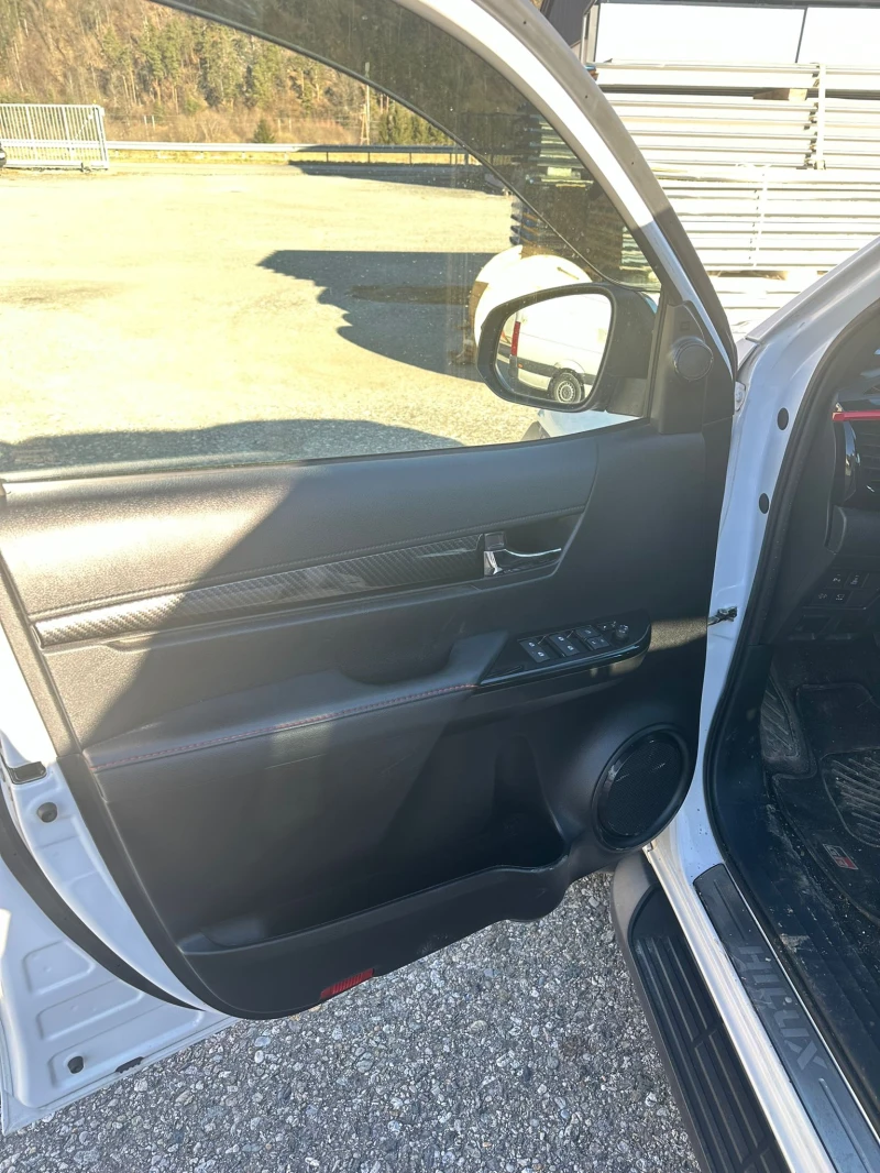 Toyota Hilux GR SPORT ЛИЗИНГ, снимка 16 - Автомобили и джипове - 52557735