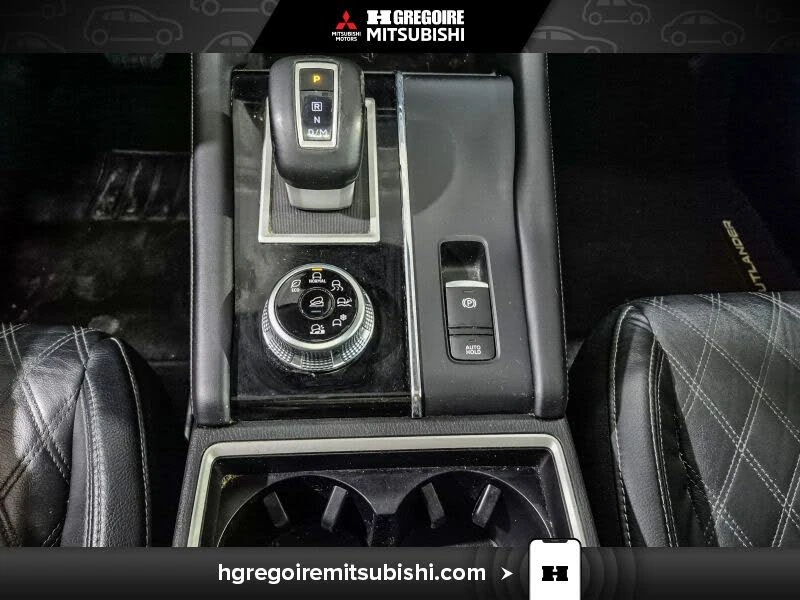 Mitsubishi Outlander SEL S* ПОДГРЕВ* 360 КАМЕРИ* ПАНОРАМА* 6+ 1, снимка 15 - Автомобили и джипове - 52561089