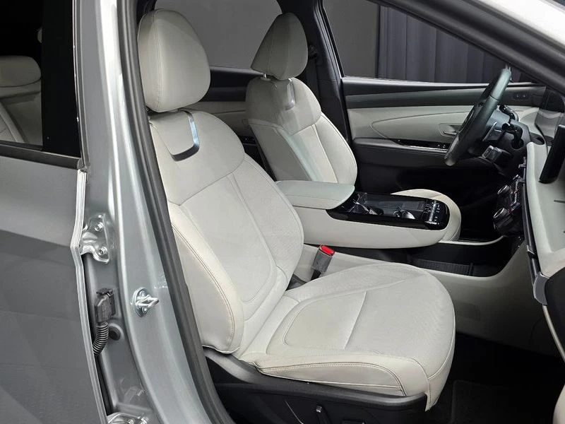 Hyundai Tucson 2.0 184 hp Automatic, снимка 12 - Автомобили и джипове - 55735998