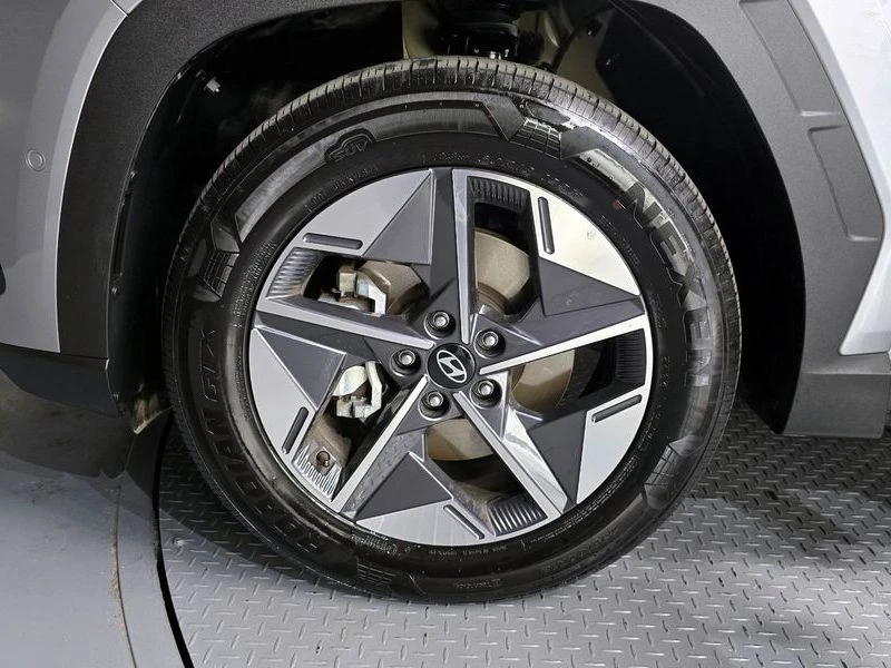 Hyundai Tucson 2.0 184 hp Automatic, снимка 5 - Автомобили и джипове - 55735998