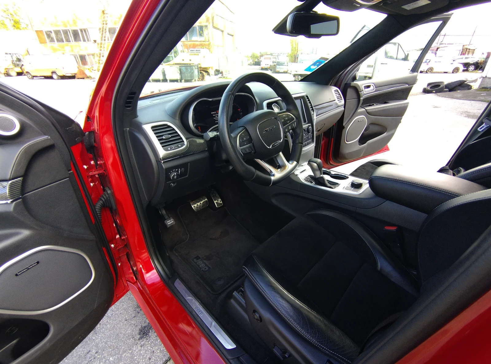Jeep Grand cherokee 6.4 SRT - изображение 10