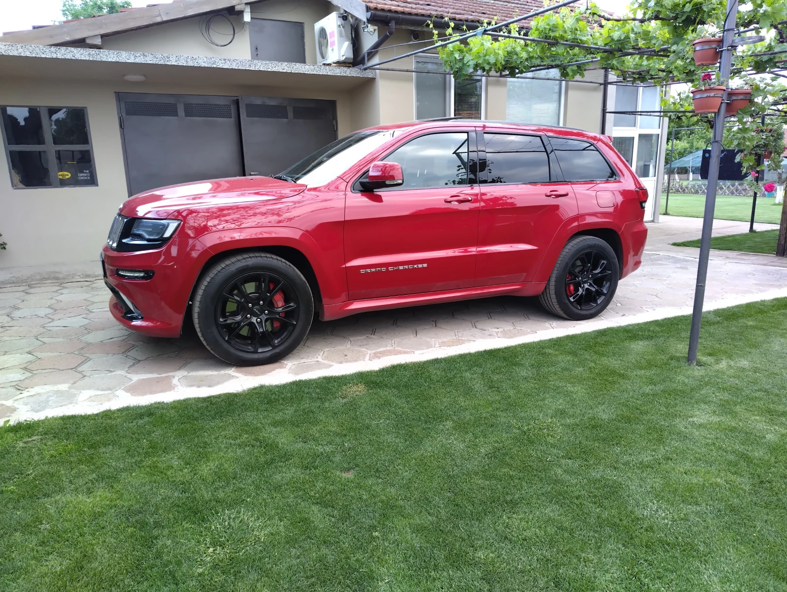 Jeep Grand cherokee 6.4 SRT - изображение 6