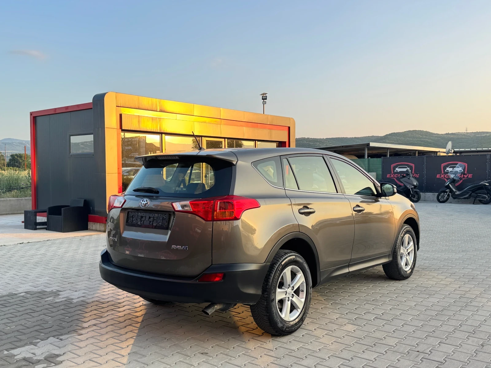 Toyota Rav4 2.0D 124kc FULL NAVI CAMERA TOP - изображение 5