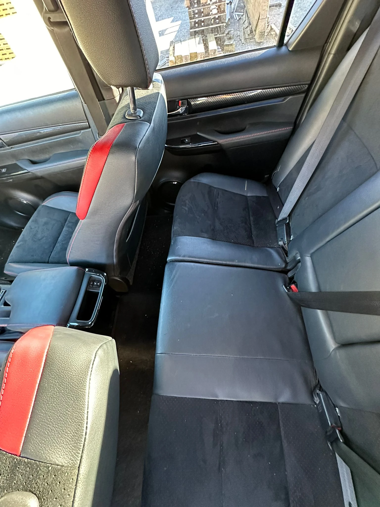 Toyota Hilux GR SPORT | Mobile.bg   12