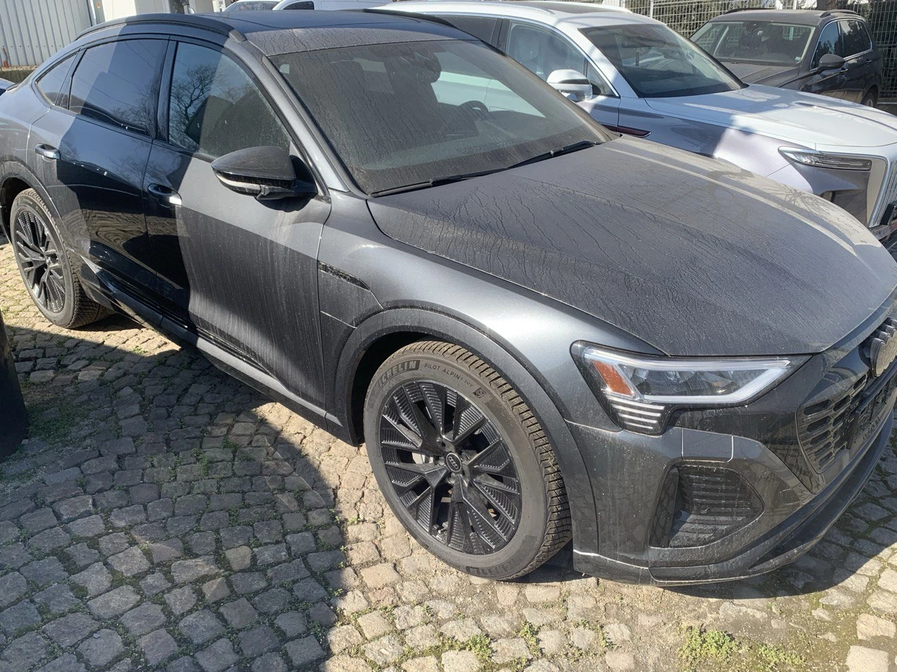 Audi Q8 * E-TRON* НАЛИЧНА В БГ* МАЛКО КМ* BANG & OLUFSEN* , снимка 2 - Автомобили и джипове - 53838077
