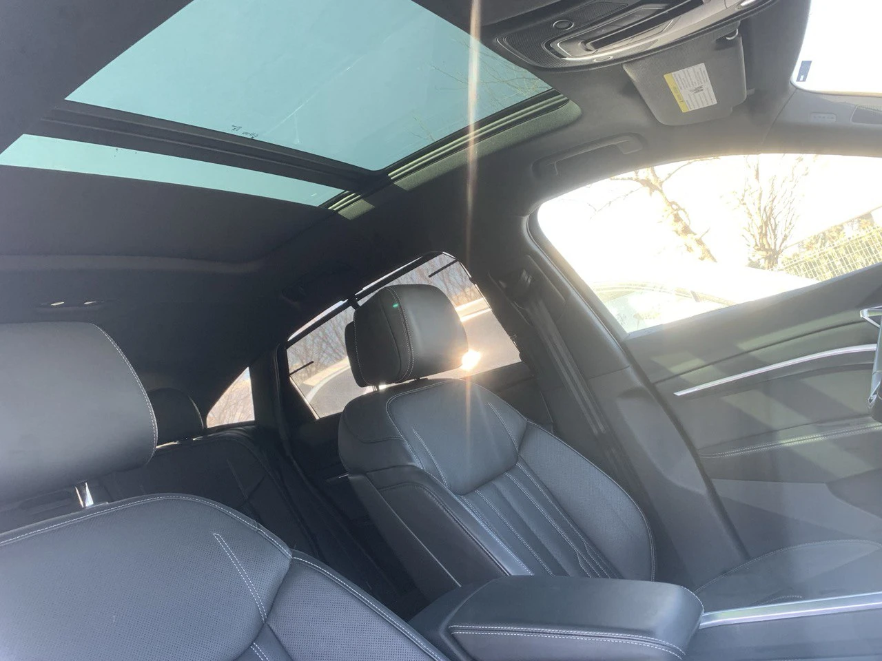 Audi Q8 * E-TRON* НАЛИЧНА В БГ* МАЛКО КМ* BANG & OLUFSEN* , снимка 10 - Автомобили и джипове - 53838077