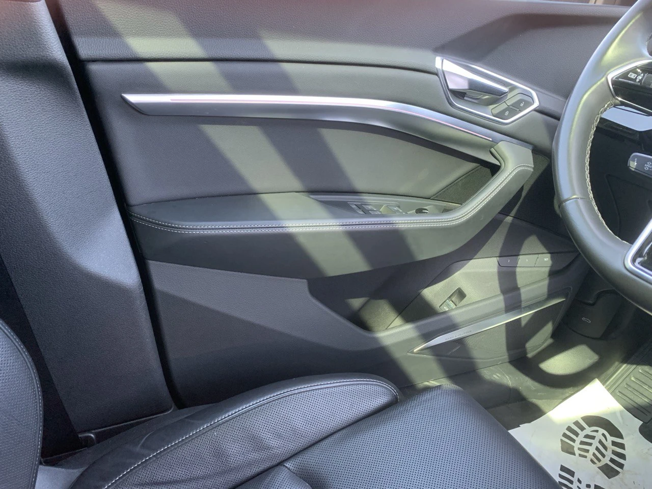 Audi Q8 * E-TRON* НАЛИЧНА В БГ* МАЛКО КМ* BANG & OLUFSEN* , снимка 9 - Автомобили и джипове - 53838077