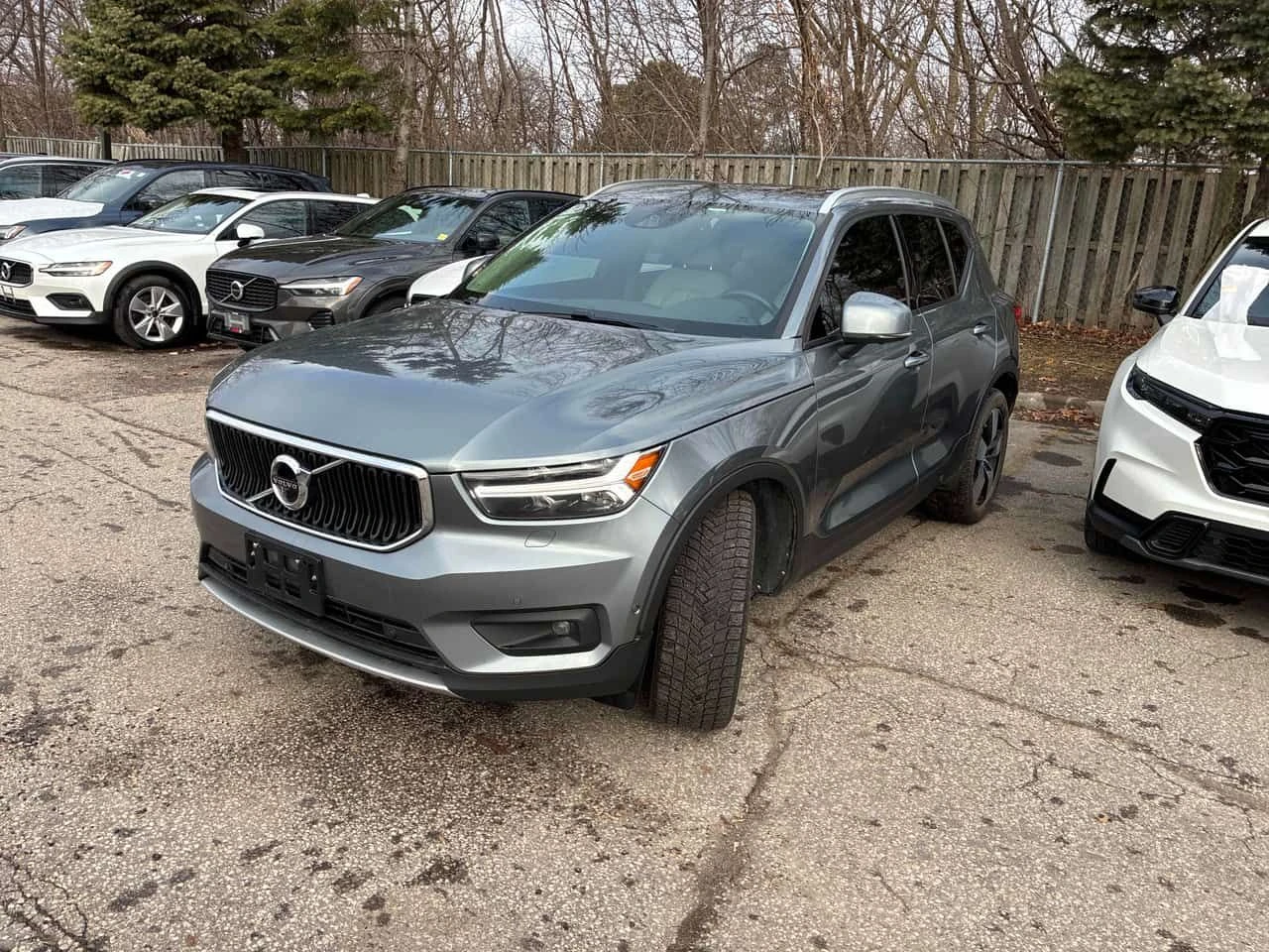 Volvo XC40 T5 AWD Momentum  CARFAX