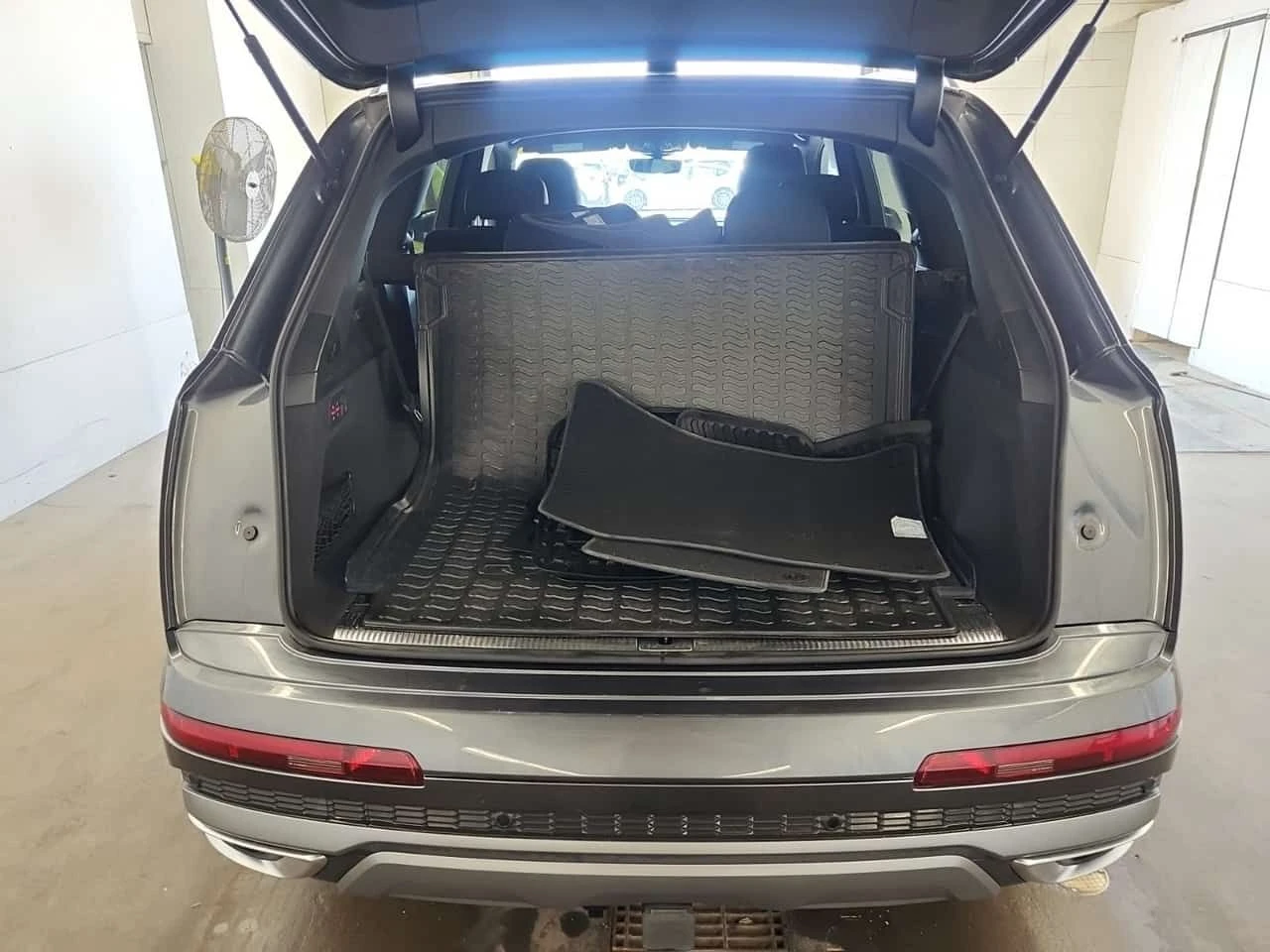 Audi Q7 S-Line * Един собственик * Без инциденти * От VW *, снимка 14 - Автомобили и джипове - 54758489