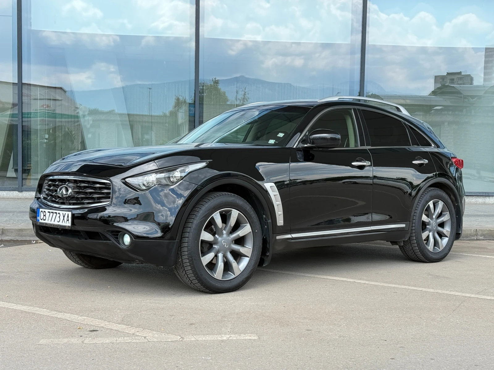 Infiniti Fx 35 6 МЕСЕЦА ГАРАНЦИЯ/307к.с. 4х4 Газов Инжекцион