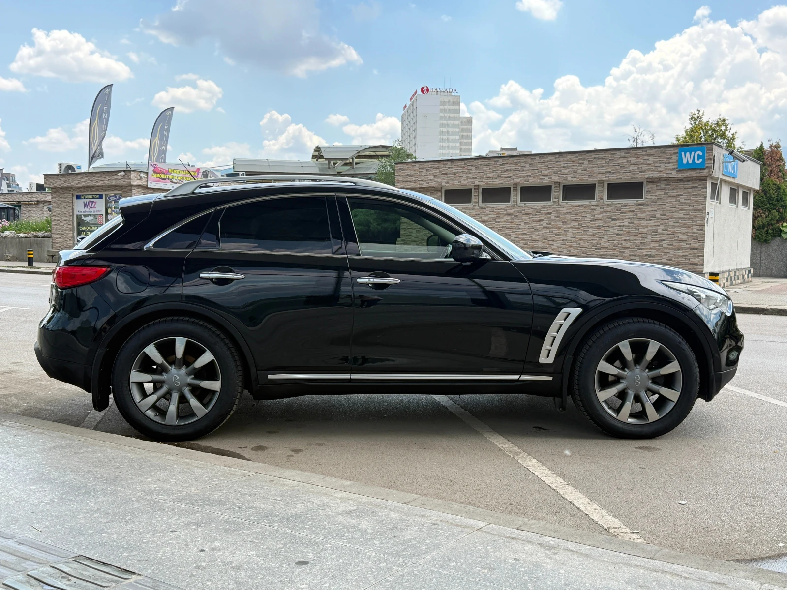 Infiniti Fx 35 6 МЕСЕЦА ГАРАНЦИЯ/307к.с. 4х4 Газов Инжекцион, снимка 6 - Автомобили и джипове - 55006119