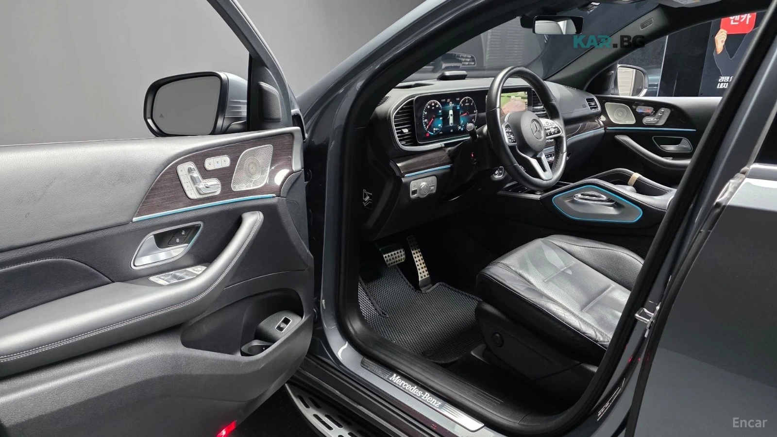 Mercedes-Benz GLE 400 4MATIC* AMG* ПОДГРЕВ* ОБДУХВАНЕ* 360* HUD* ПАНО* B, снимка 9 - Автомобили и джипове - 55313042