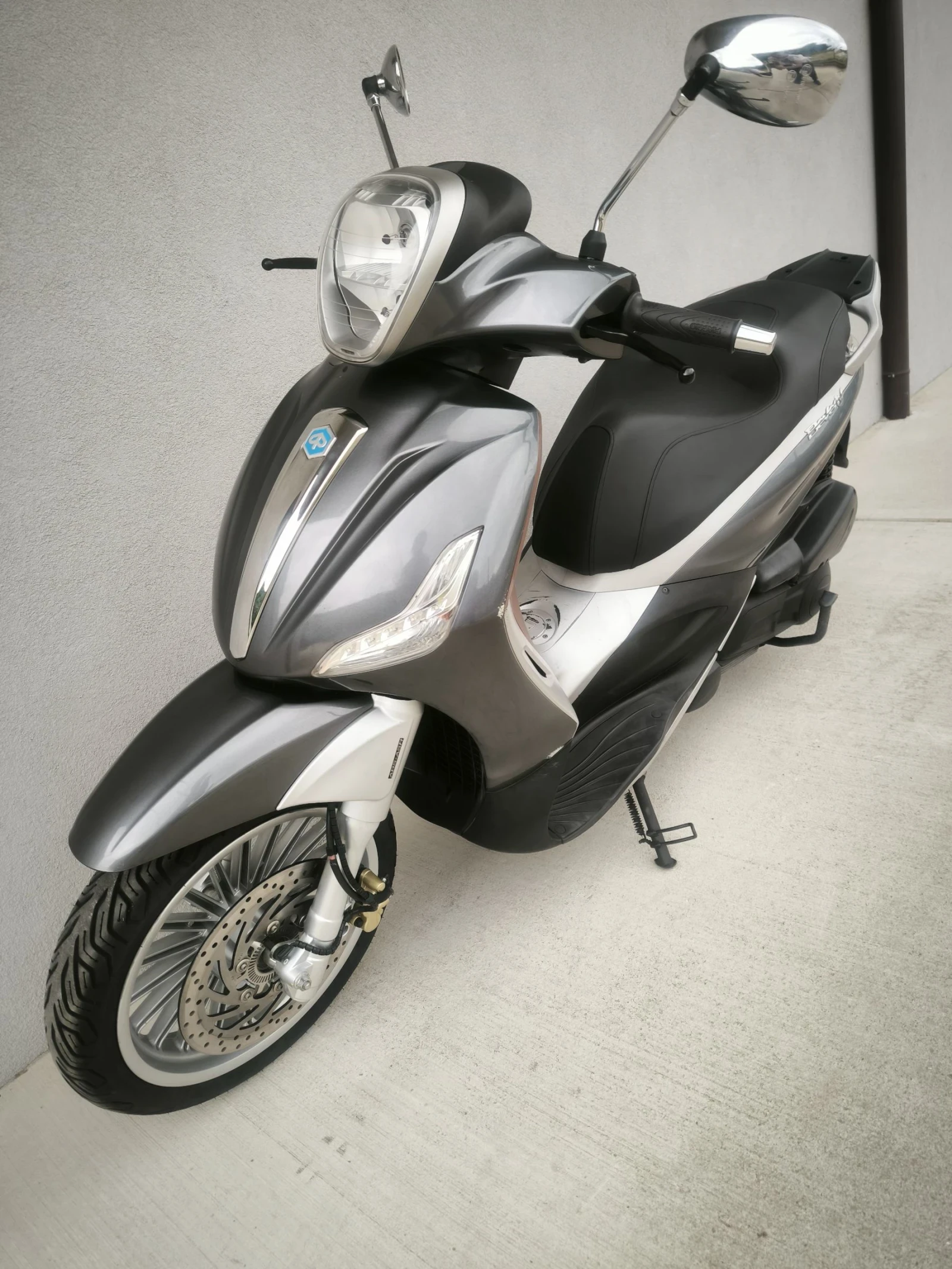 Piaggio Beverly 300ie, ABS/ASR, 2017 година - изображение 9