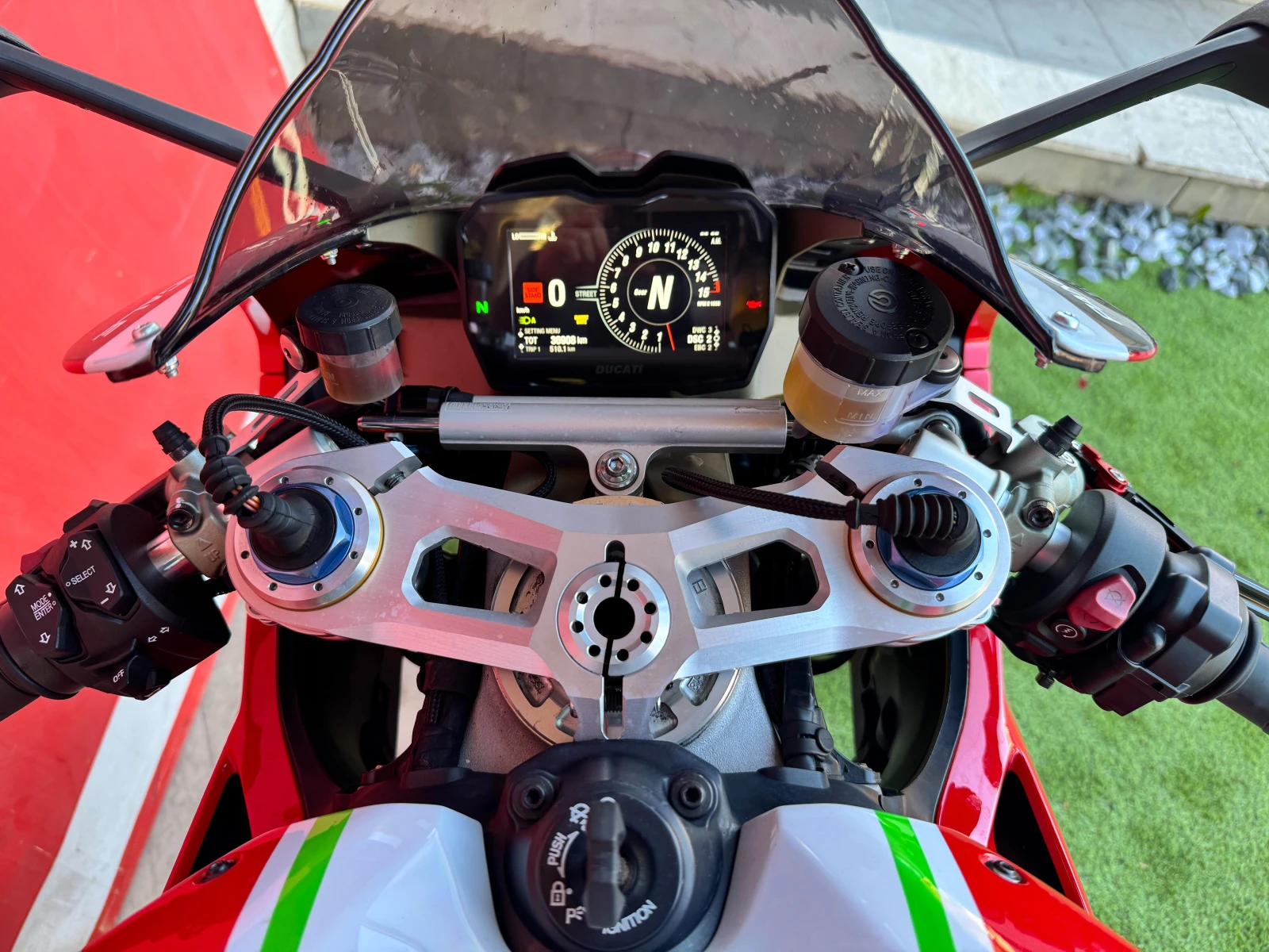 Ducati Panigale V4 OHLINS TRICOLORE, снимка 9 - Мотоциклети и мототехника - 56592679