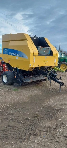      New Holland BR 750