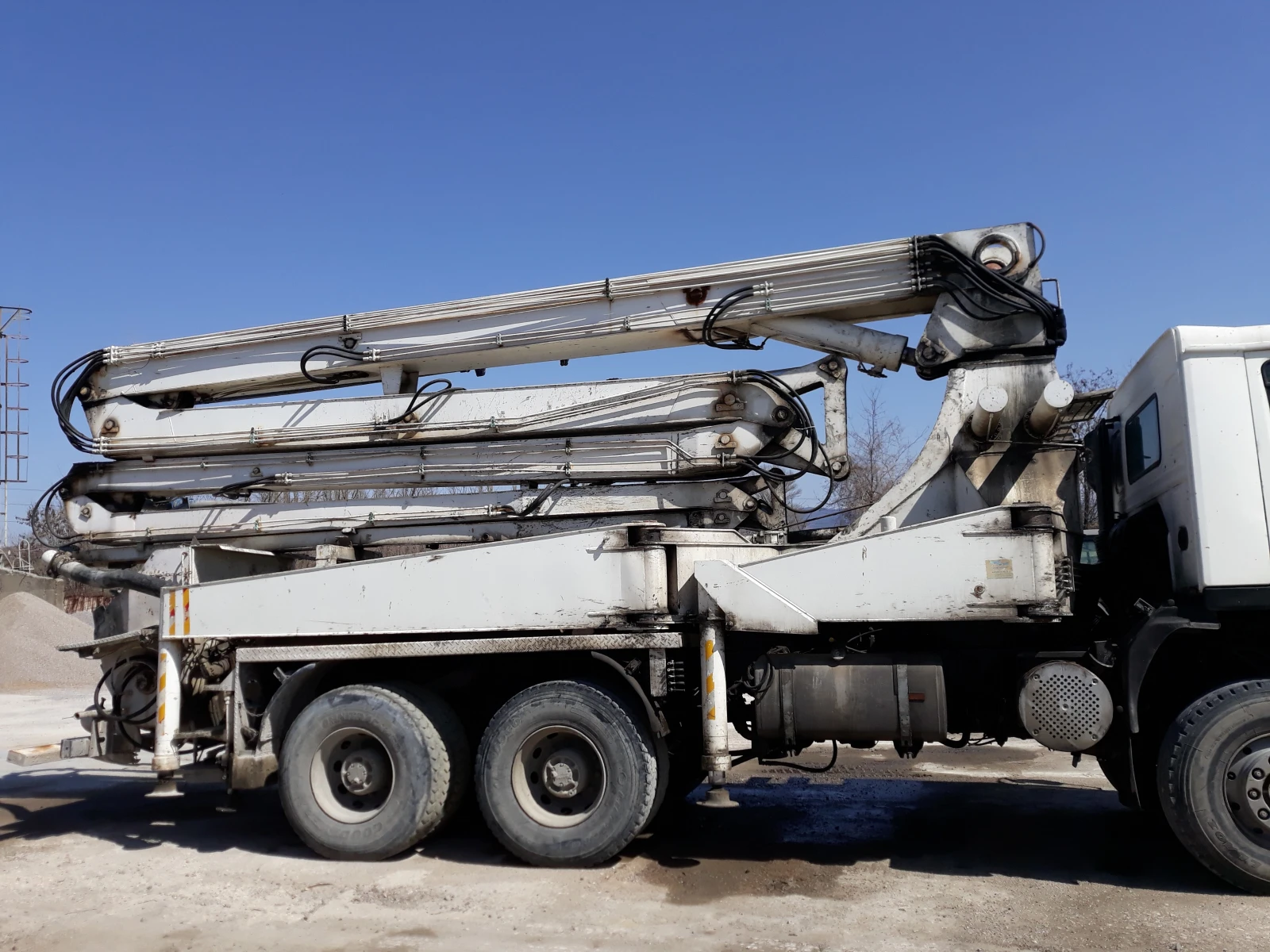 Бетон помпа Volvo фл 12420, снимка 3 - Индустриална техника - 53178932