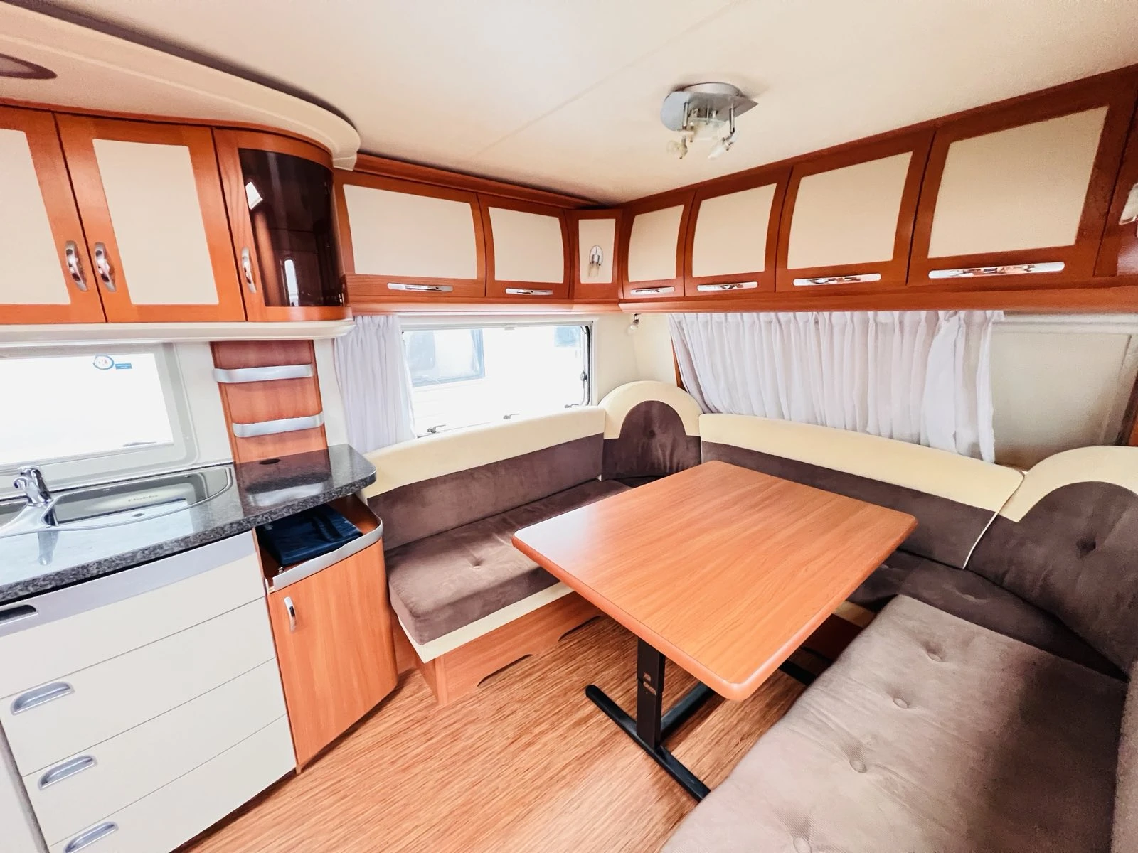 Каравана Hobby 650 - изображение 6