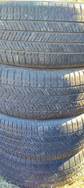 Гуми Всесезонни 235/55R18, снимка 1 - Гуми и джанти - 44105900