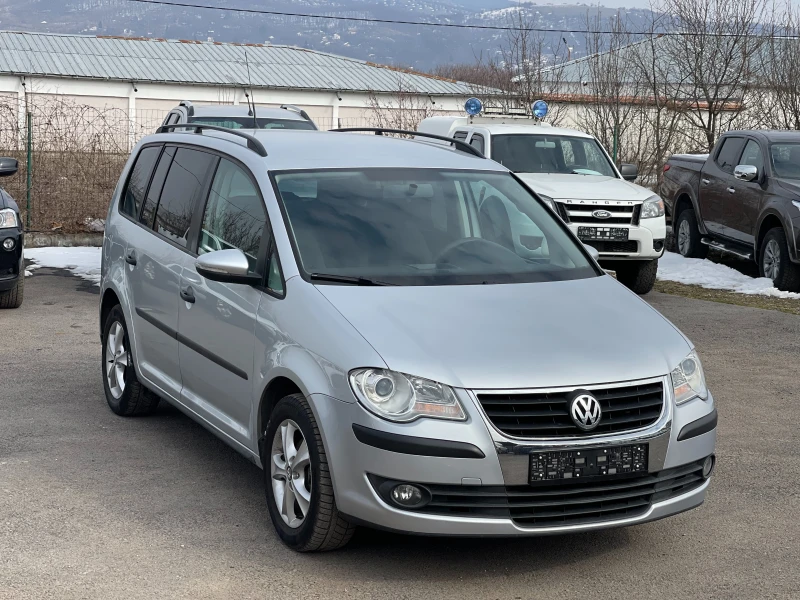 VW Touran 1.9TDi Facelift, снимка 8 - Автомобили и джипове - 49259041