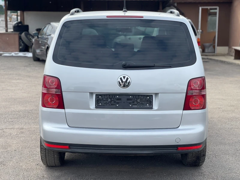 VW Touran 1.9TDi Facelift, снимка 5 - Автомобили и джипове - 49259041