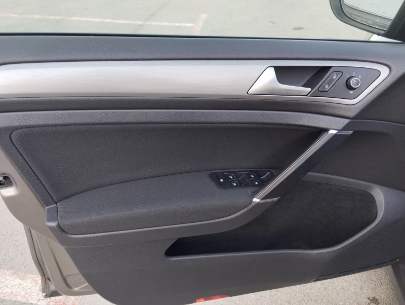 VW Golf 1.6TDI DSG, снимка 7 - Автомобили и джипове - 50041041