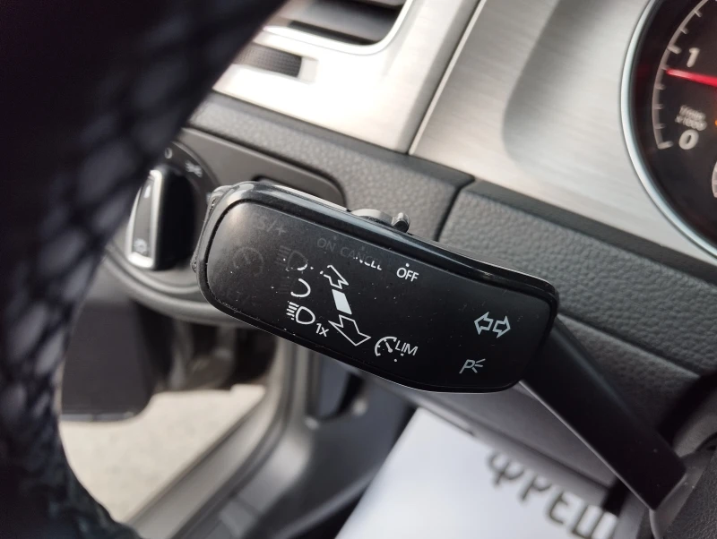 VW Golf 1.6TDI DSG, снимка 12 - Автомобили и джипове - 50041041