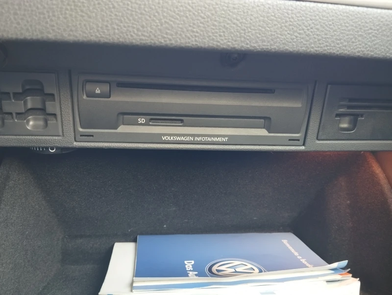 VW Golf 1.6TDI DSG, снимка 13 - Автомобили и джипове - 50041041