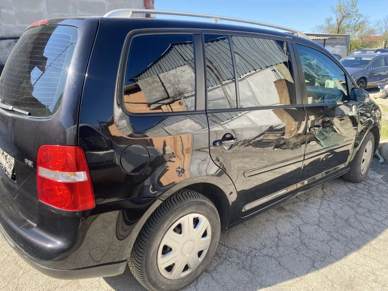 VW Touran, снимка 6 - Автомобили и джипове - 51091538