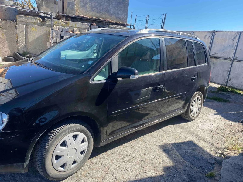VW Touran, снимка 4 - Автомобили и джипове - 51091538