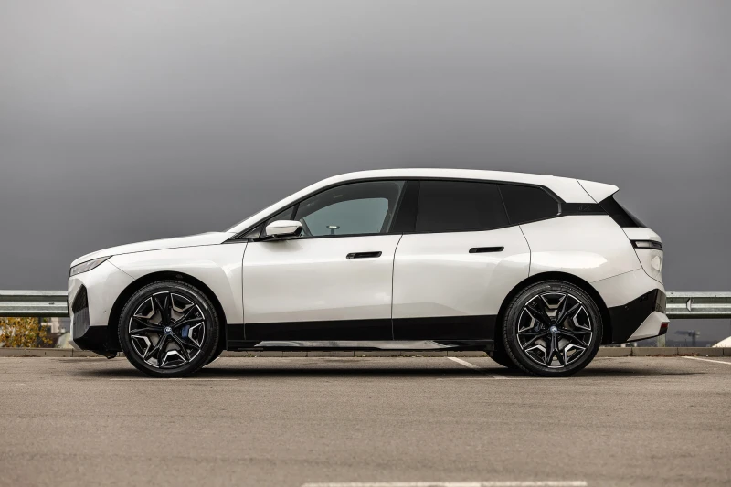 BMW iX M40 / Еропейска!, снимка 3 - Автомобили и джипове - 52726736