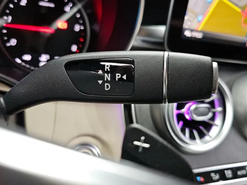 Mercedes-Benz C 180  - изображение 9