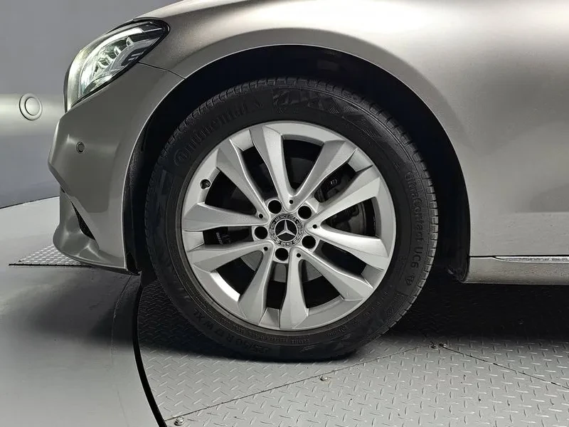 Mercedes-Benz C 180  - изображение 5