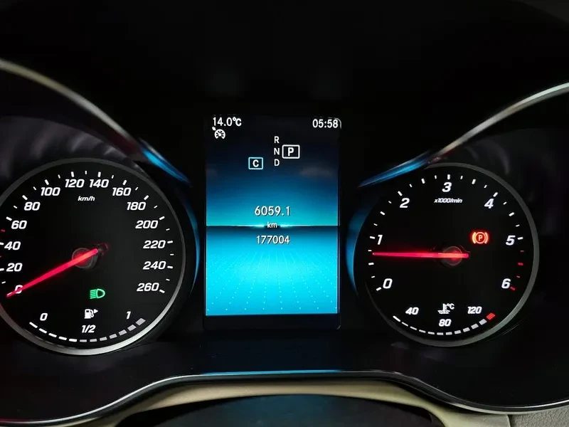 Mercedes-Benz C 180  - изображение 8