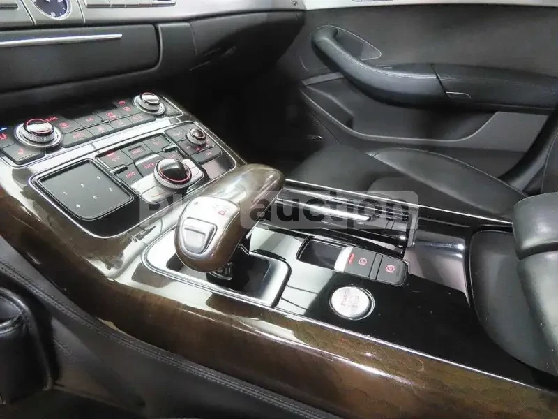 Audi A8 4.2TDI L| FULL| 360| DISTRONIC| TV| ОБДУХВАНЕ, снимка 12 - Автомобили и джипове - 54416915