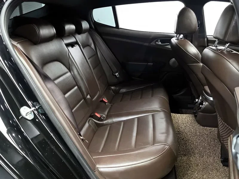 Kia Stinger 3.3 TURBO AWD GT, снимка 12 - Автомобили и джипове - 54940259