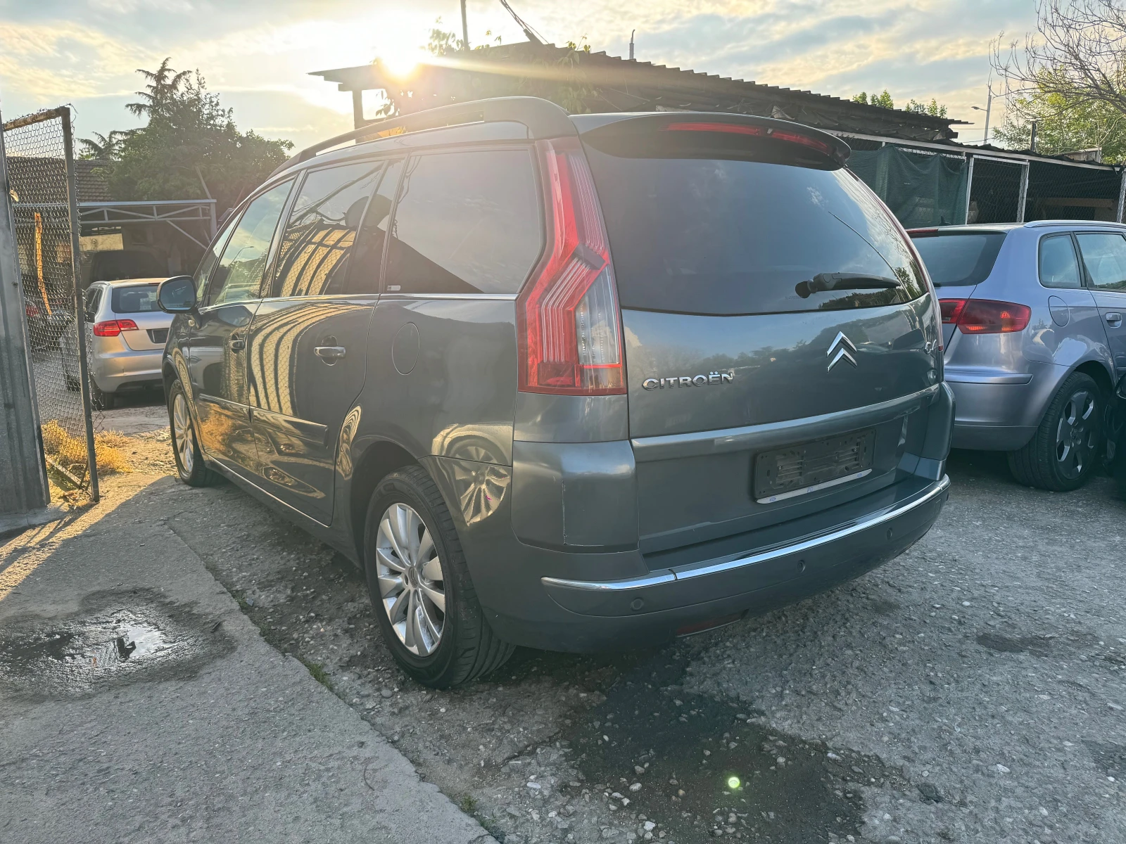 Citroen C4 Picasso 1.6HDI 100HP AVTOMAT KLIMA 7 MESTEN 2010G - изображение 7