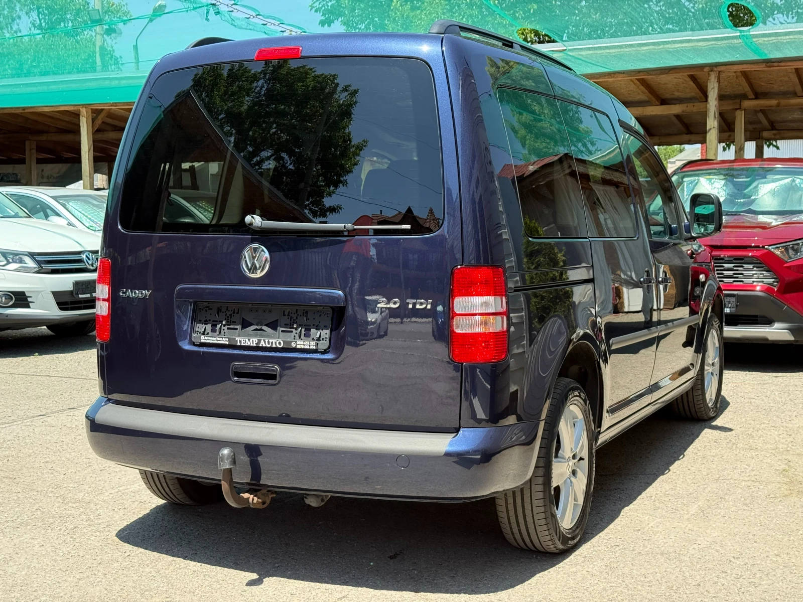 VW Caddy 2.0TDI* 140к.с* 7м* СЕРВИЗНА КНИЖКА С ПЪЛНА ИСТОРИ - изображение 5