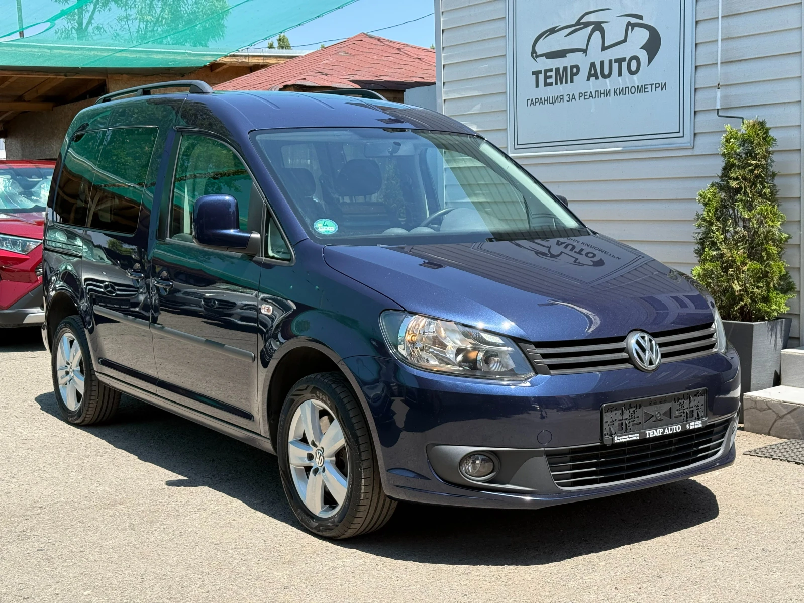 VW Caddy 2.0TDI* 140к.с* 7м* СЕРВИЗНА КНИЖКА С ПЪЛНА ИСТОРИ - изображение 3