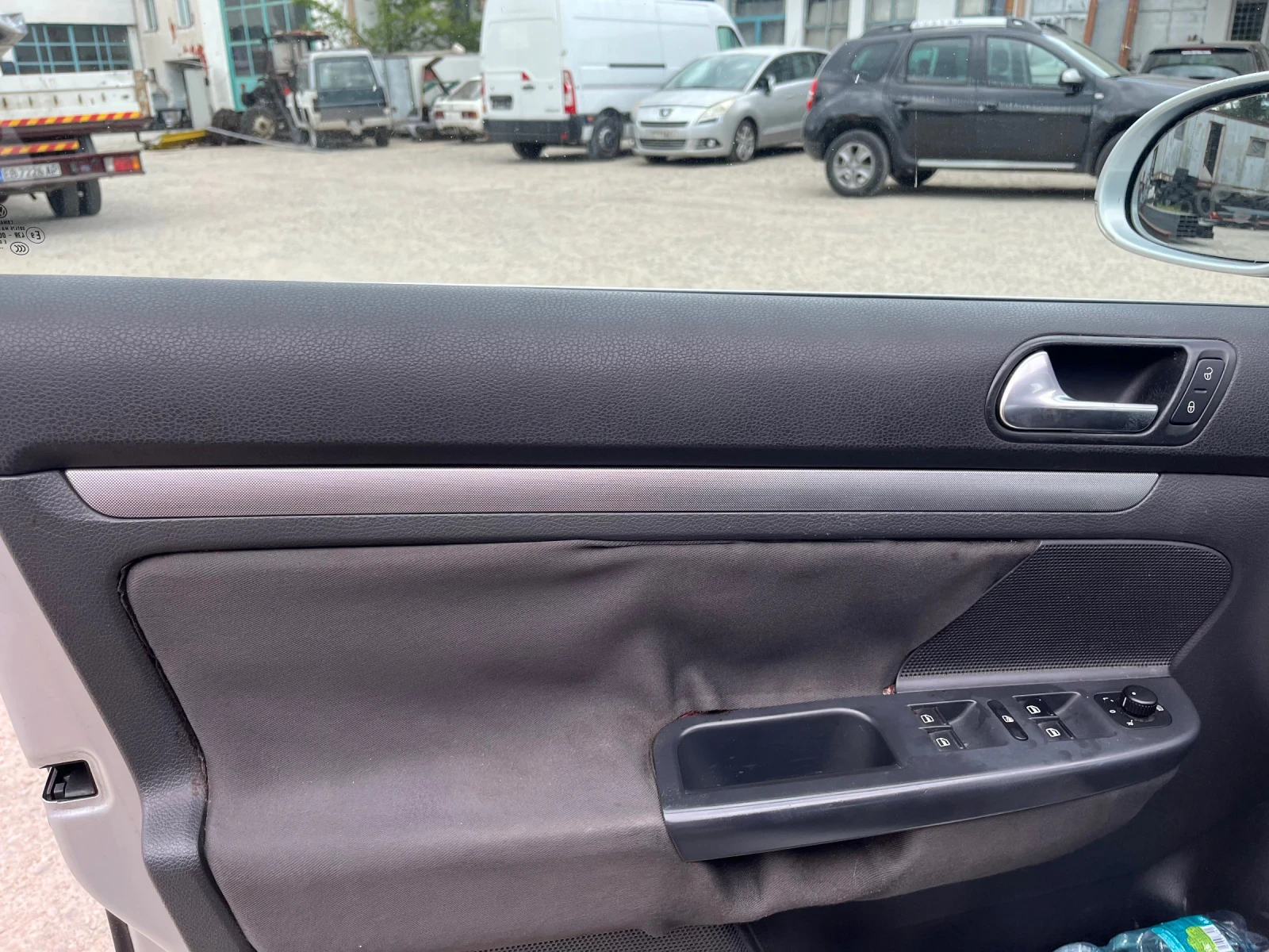 VW Golf 1.6i 102k.c. Comfortline * AC * Реални км - изображение 10