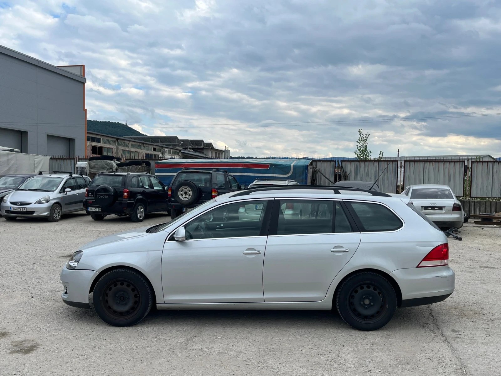 VW Golf 1.6i 102k.c. Comfortline * AC * Реални км - изображение 4