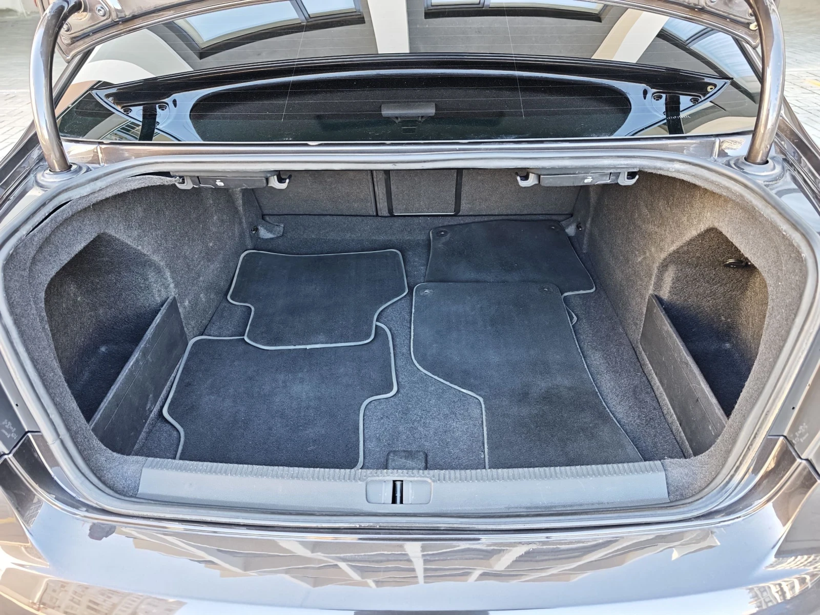 VW Passat 2.0 TDI Highline, снимка 9 - Автомобили и джипове - 53659922