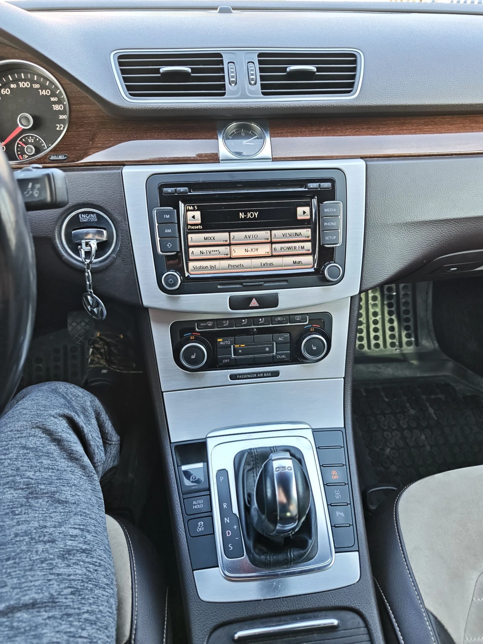 VW Passat 2.0 TDI Highline, снимка 6 - Автомобили и джипове - 53659922